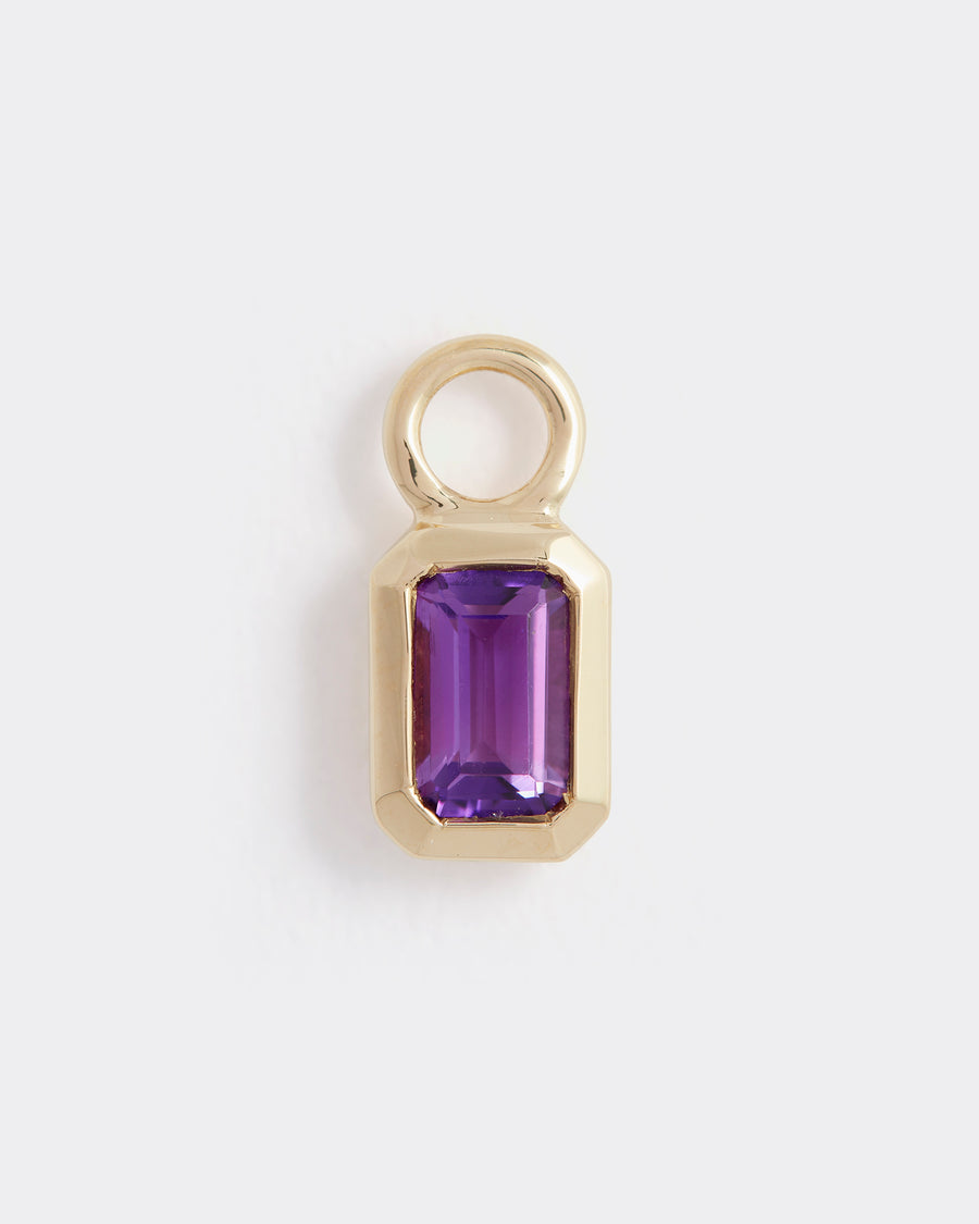 Soru Jewellery amethyst birthstone charm in 14k gold, product shot