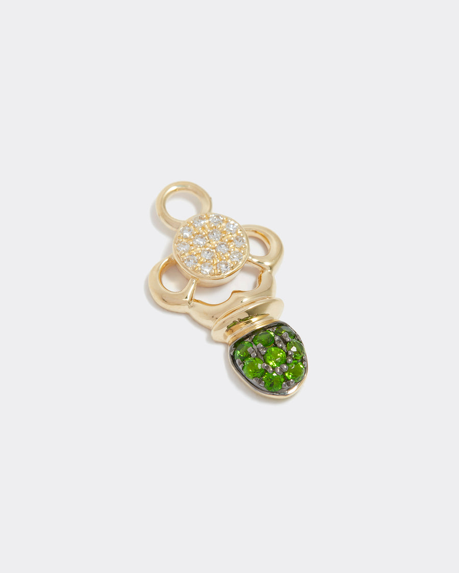 scarab beetle charm made of gold and diamonds and green diopside gemstones, product shot flat