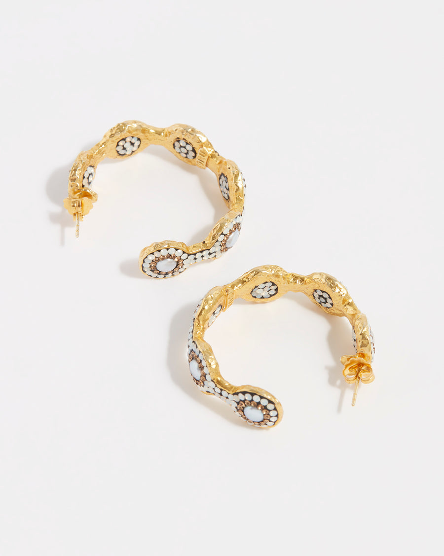 close up of soru jewellery pearl and crystal hoop earrings