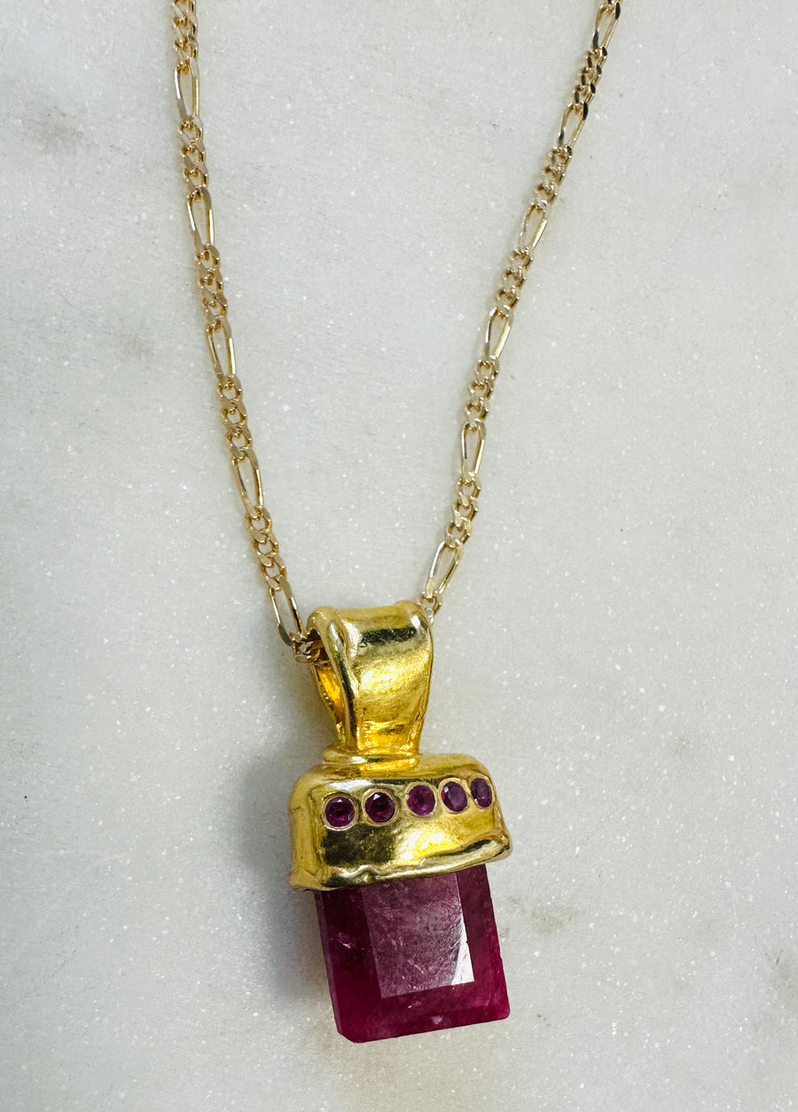 Sample Sale/67 - Ruby Stella Pendant Necklace