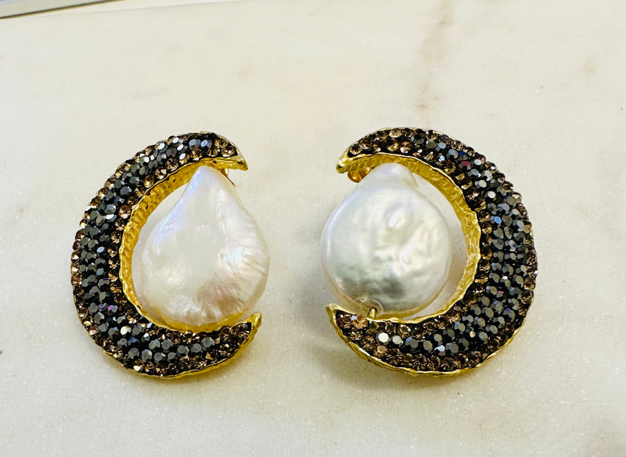 Sample Sale /74 Baroque Pearl Notte Earrings