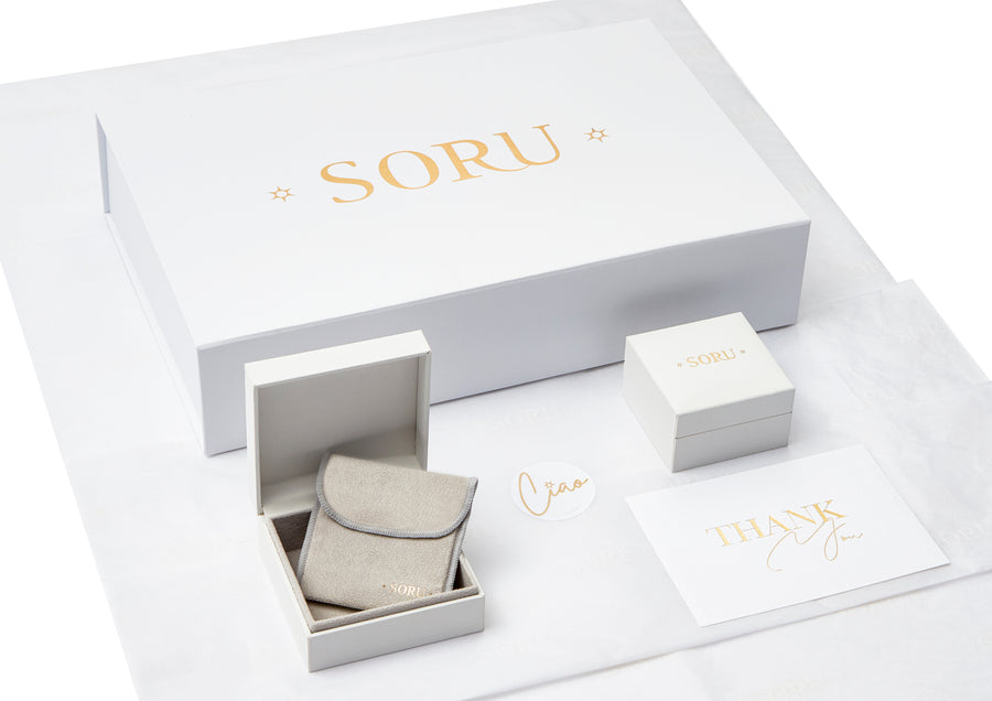 soru jewellery white and grey gift box packaging