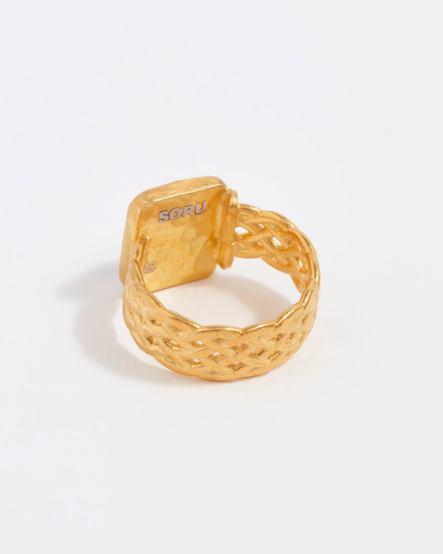 Soru Jewellery red crystal and gold plaited venus ring product image of the back 