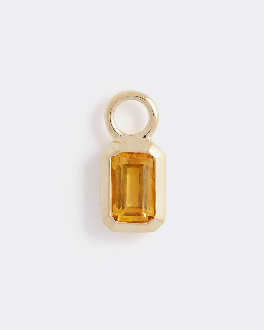 Soru Jewellery citrine birthstone charm in 14k gold, product shot