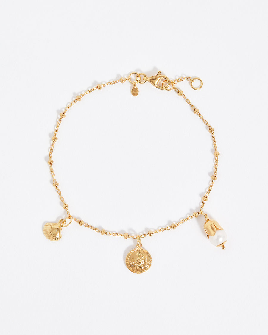 soru treasures charm anklet in gold with pearl, shell and coin charms