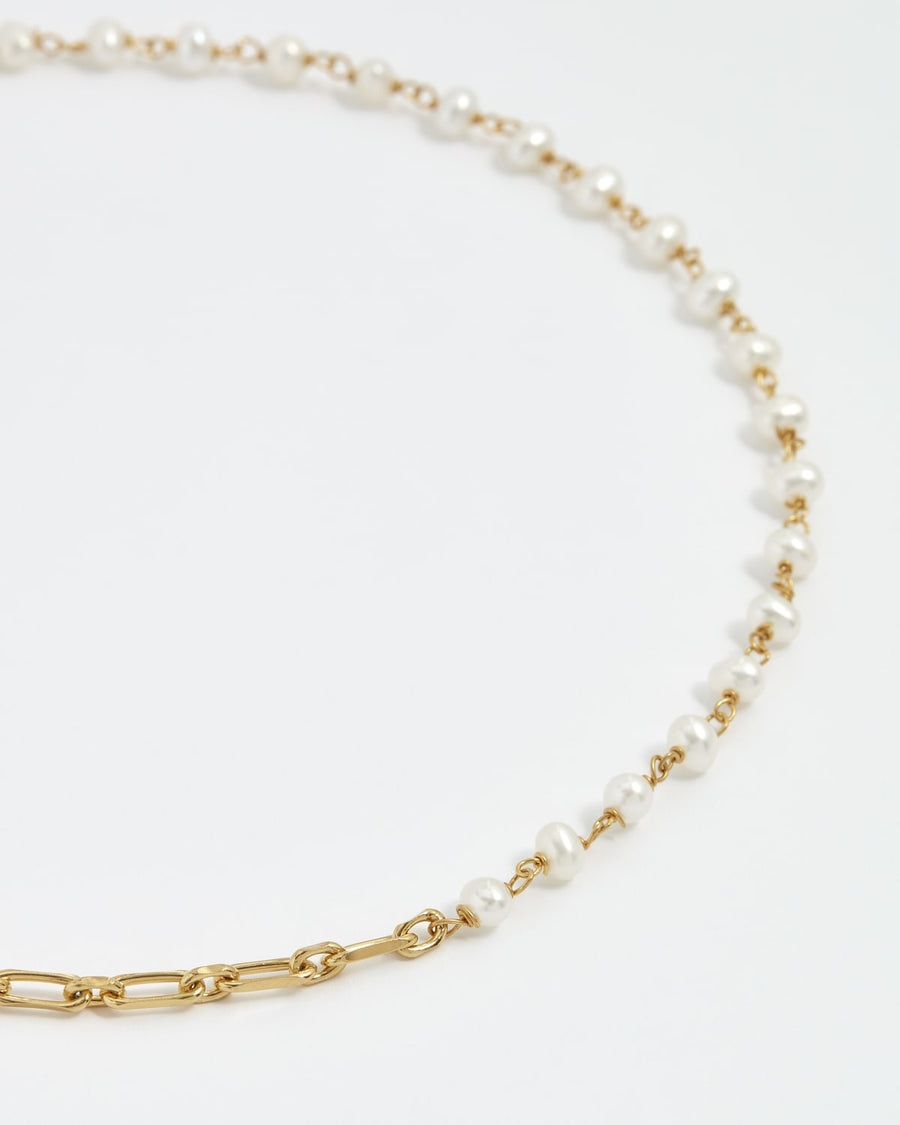 soru jewellery Linda necklace, delicate pearl and chain link necklace, treasures