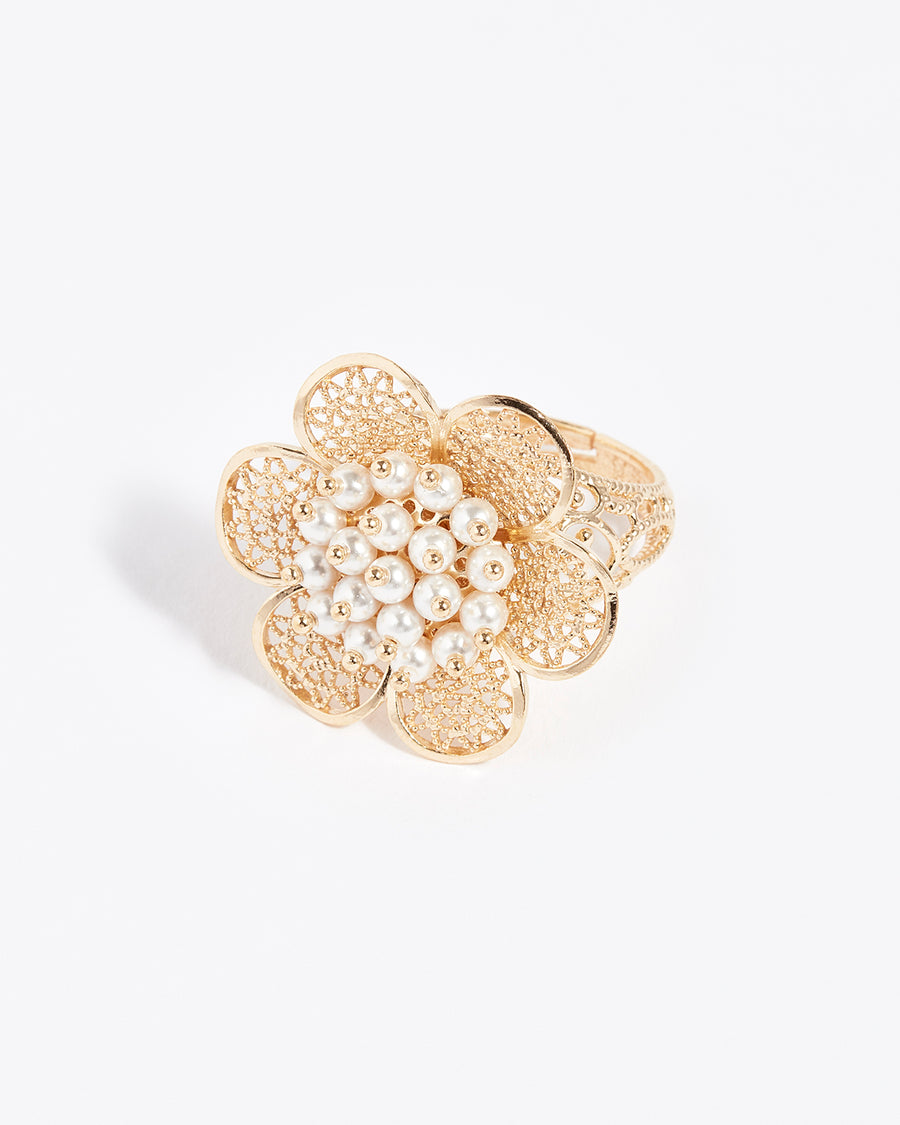 SORU JEWELLERY, ADJUSTABLE RING, GOLD PLATED SILVER, FLOWER PEARLS
