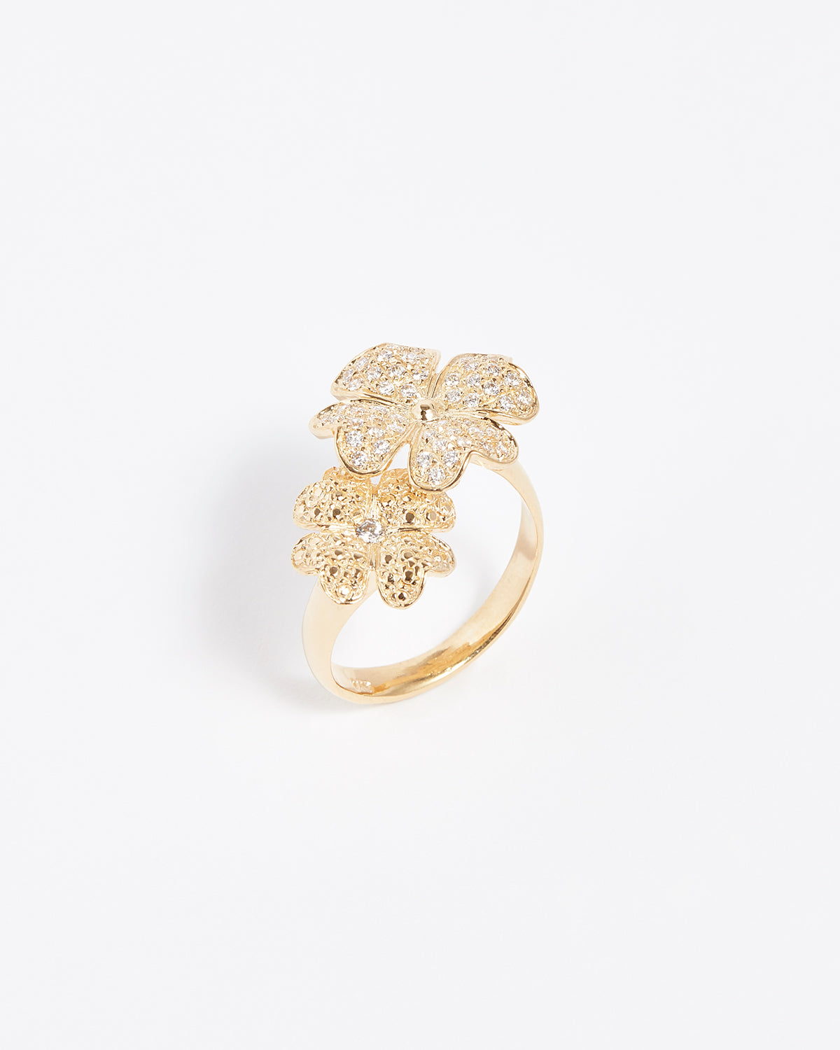 Clover Solid & Crystal Ring