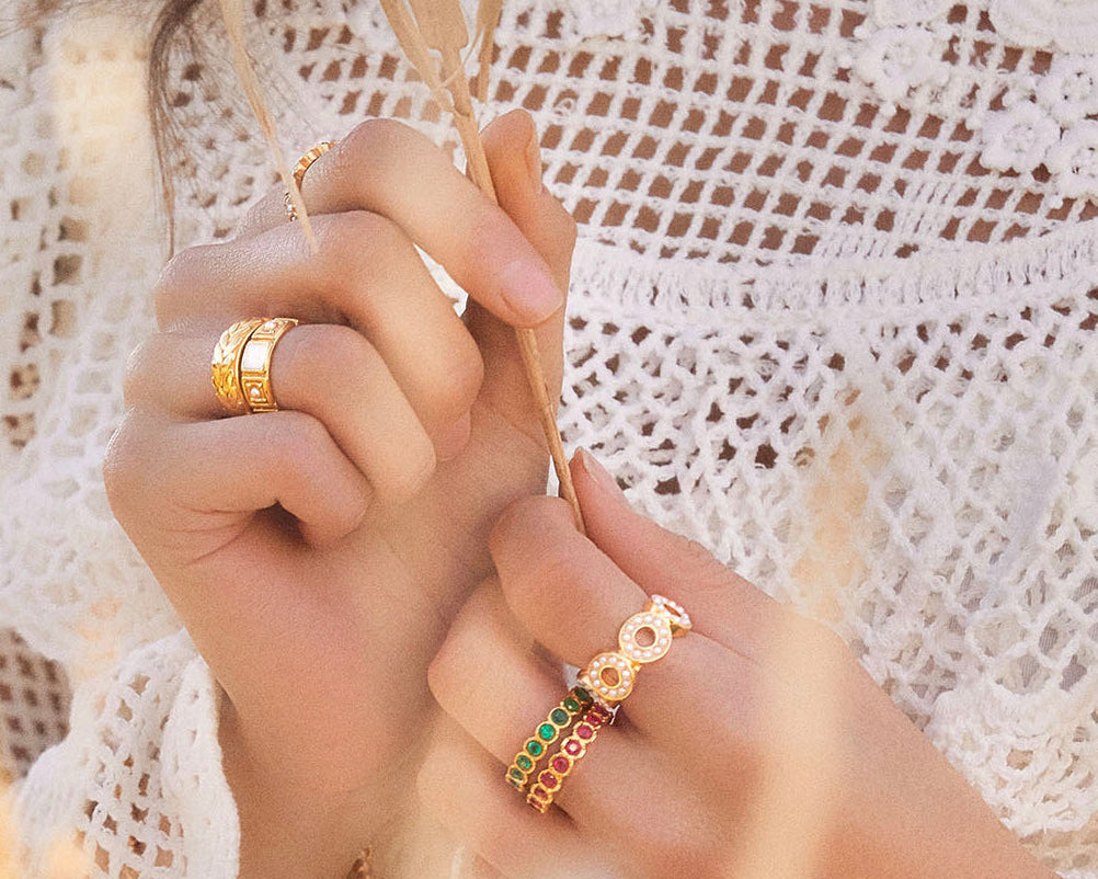 soru red crystal etruria gold stacking ring